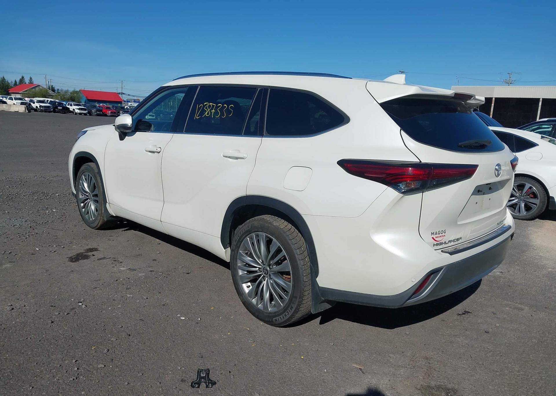 2021 TOYOTA HIGHLANDER PLATINUM