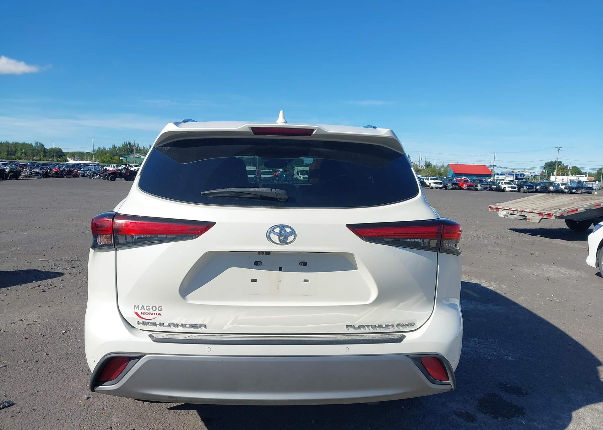 2021 TOYOTA HIGHLANDER PLATINUM