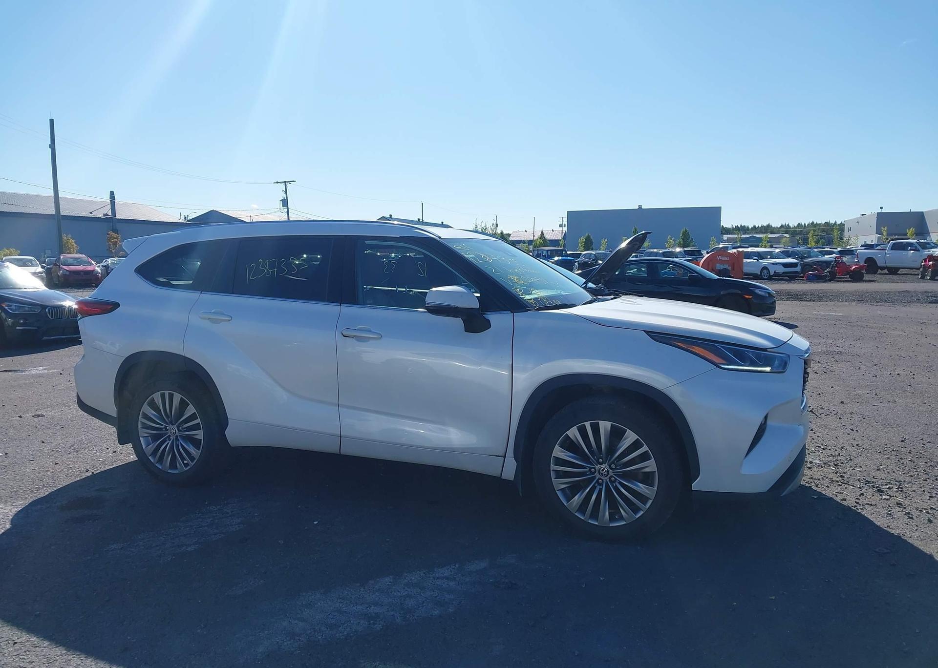 2021 TOYOTA HIGHLANDER PLATINUM