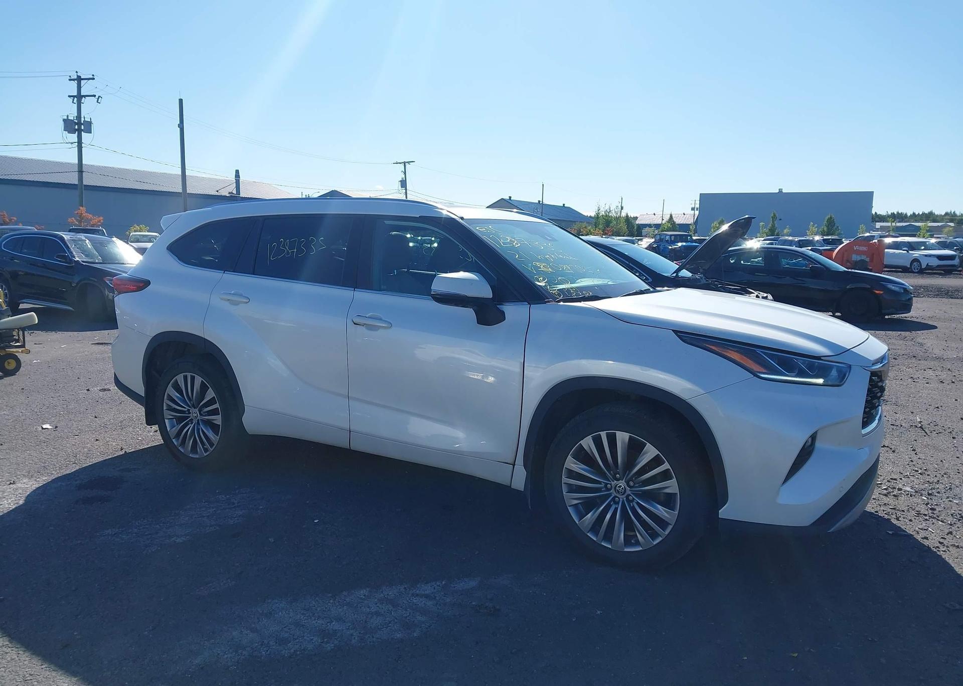 2021 TOYOTA HIGHLANDER PLATINUM