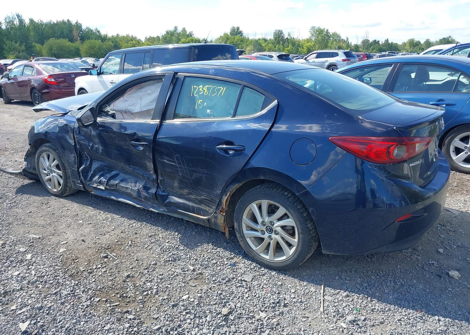 2015 MAZDA MAZDA3 GS