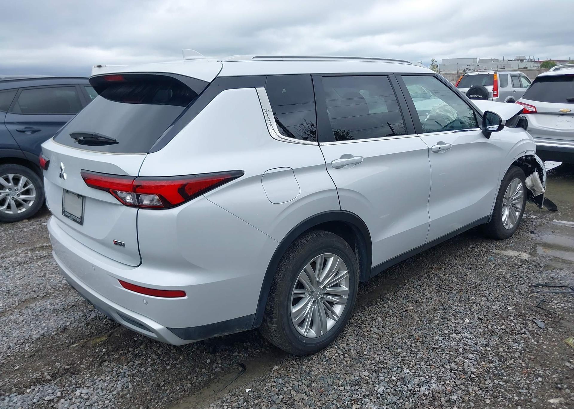 2024 MITSUBISHI outlander