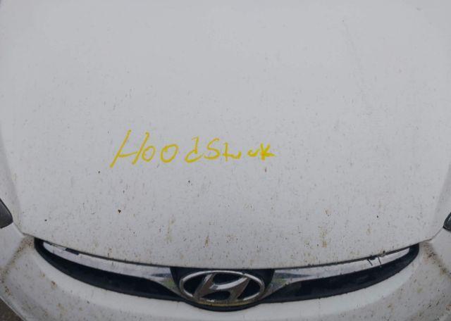2012 HYUNDAI ELANTRA GL