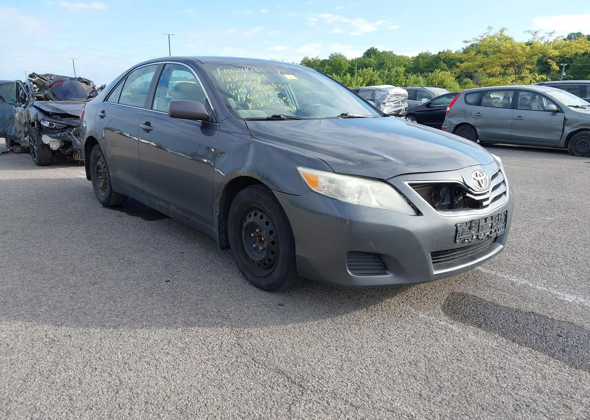 2010 TOYOTA CAMRY SE