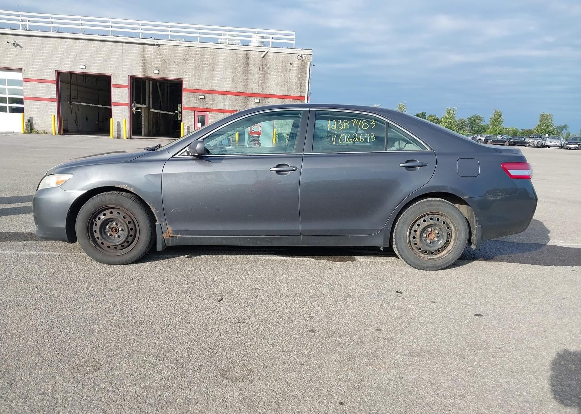 2010 TOYOTA CAMRY SE