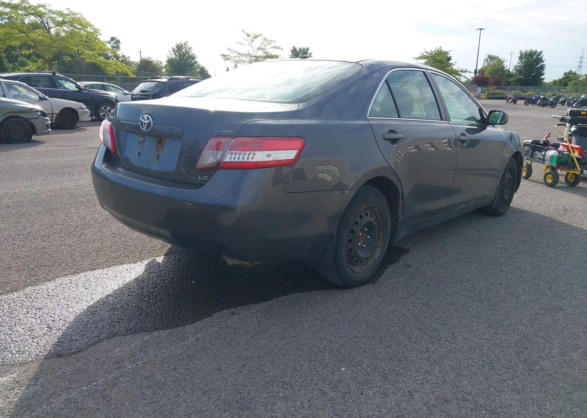 2010 TOYOTA CAMRY SE