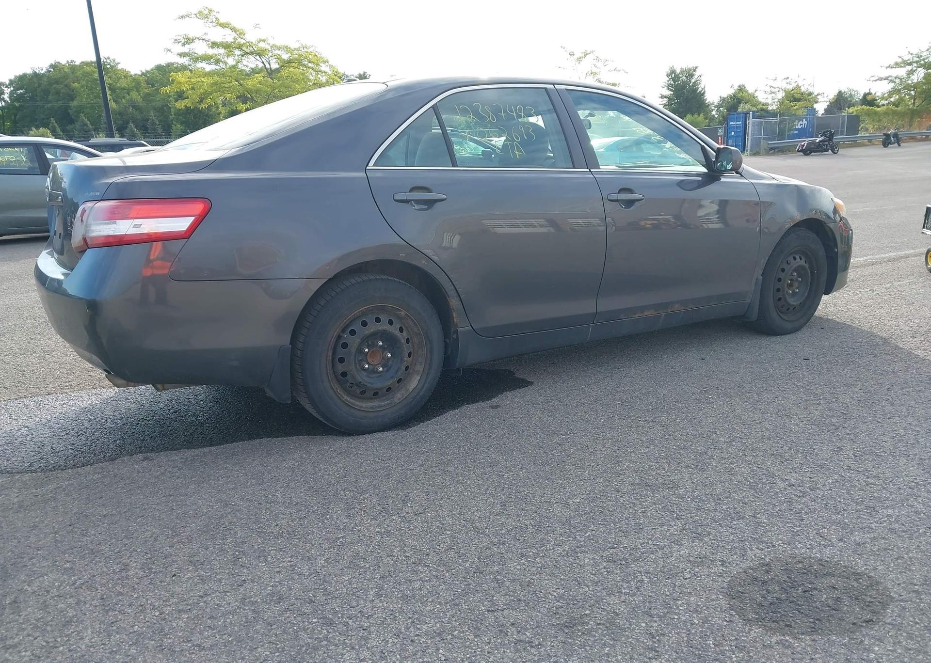 2010 TOYOTA CAMRY SE