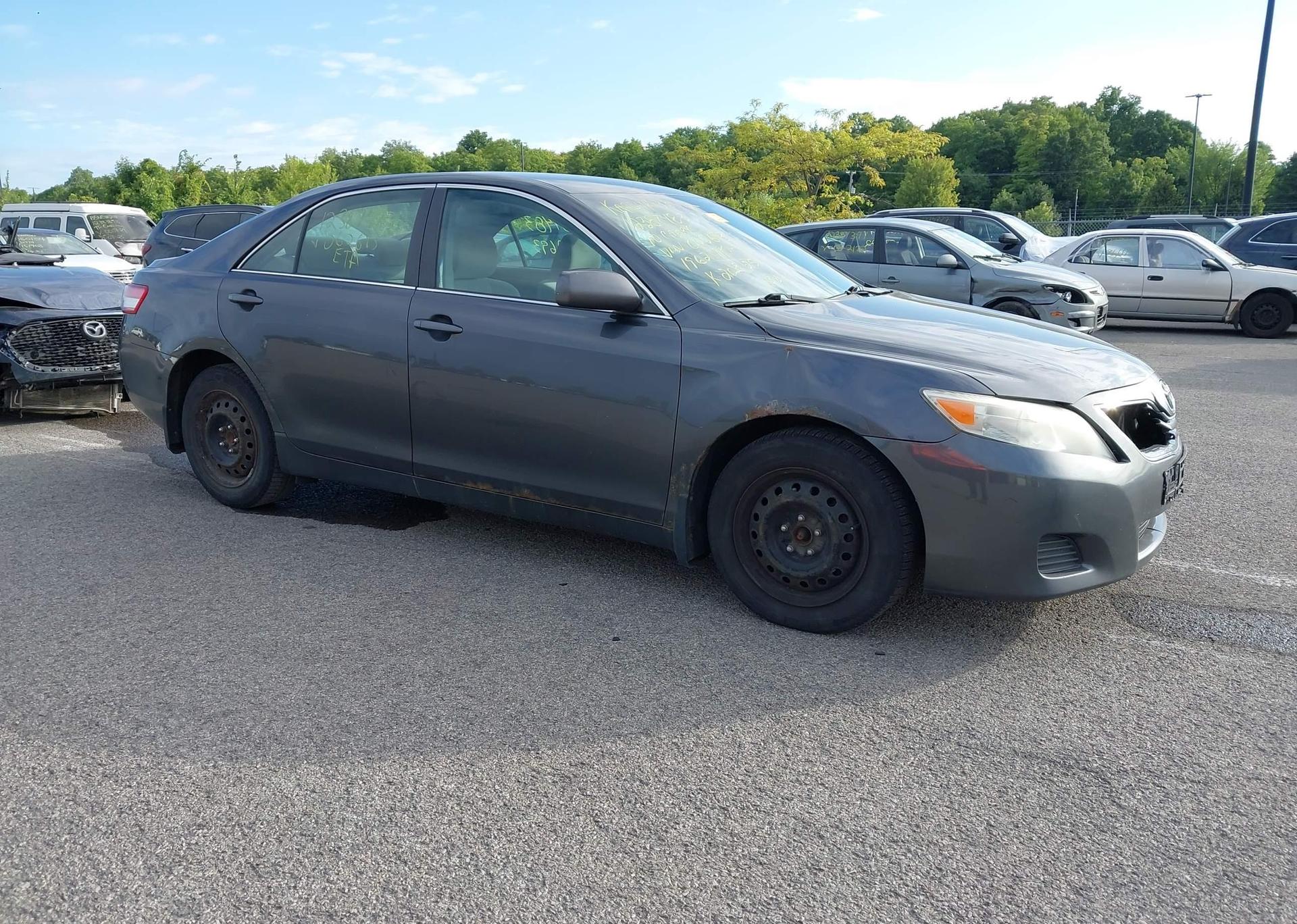 2010 TOYOTA CAMRY SE