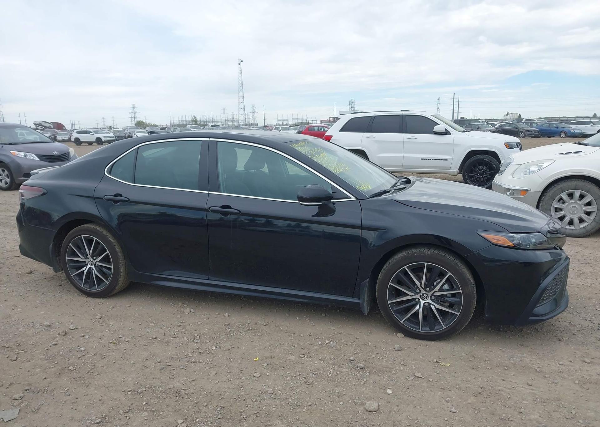 2024 TOYOTA CAMRY SE