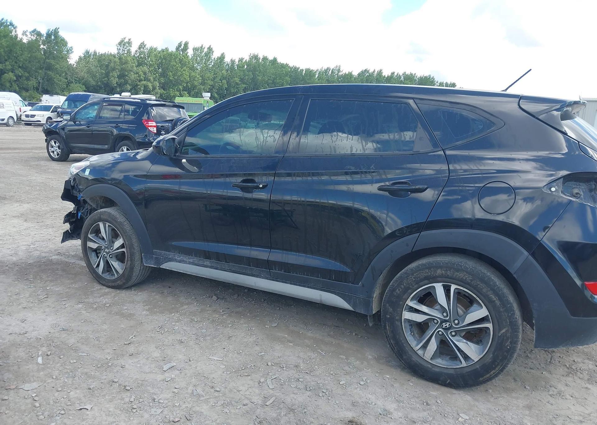 2018 HYUNDAI TUCSON BASE 2.0L