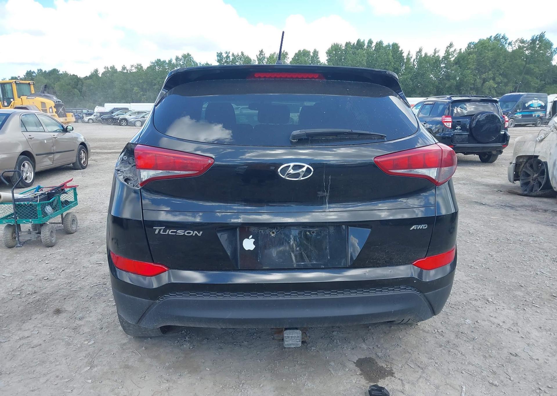 2018 HYUNDAI TUCSON BASE 2.0L