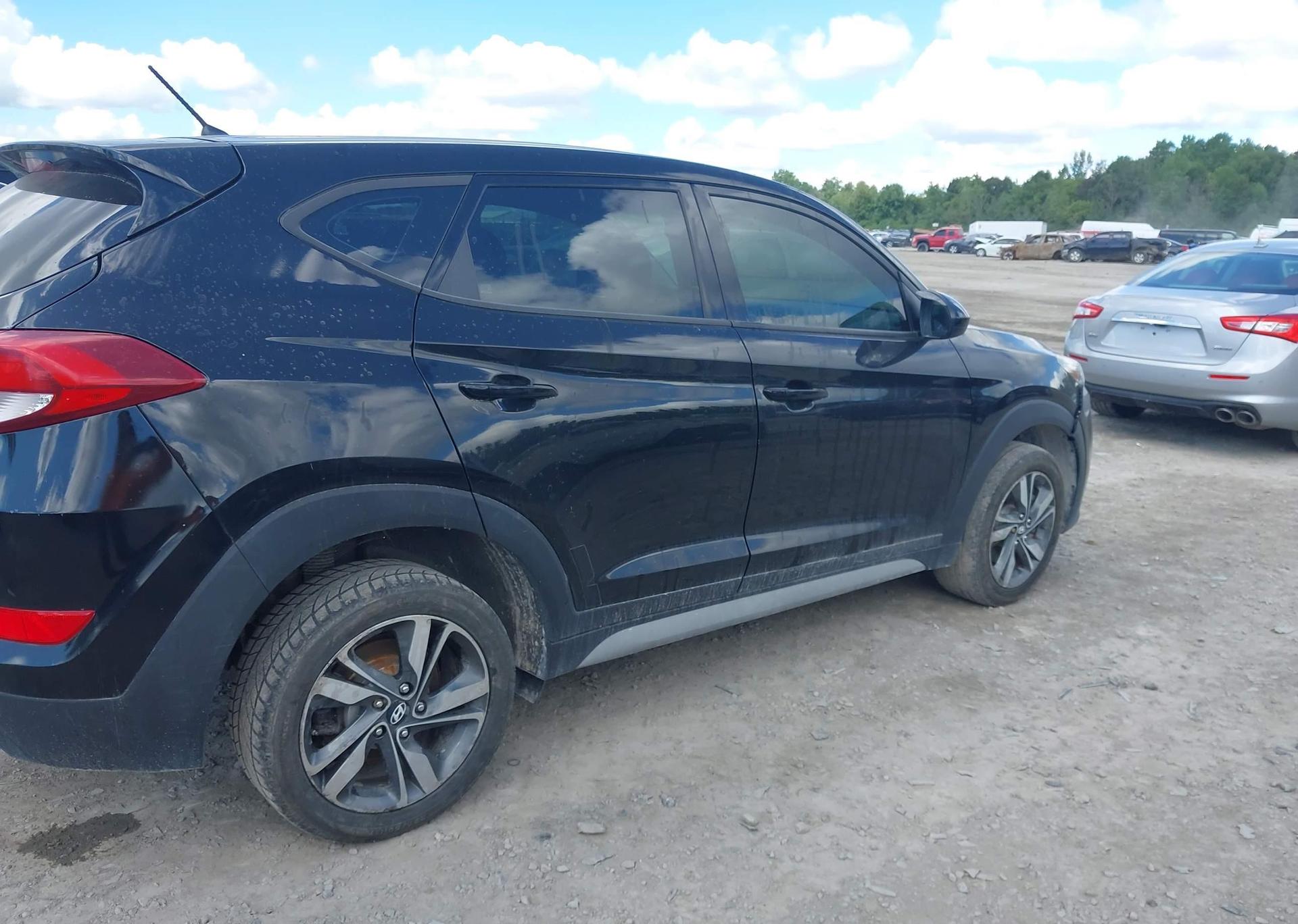 2018 HYUNDAI TUCSON BASE 2.0L