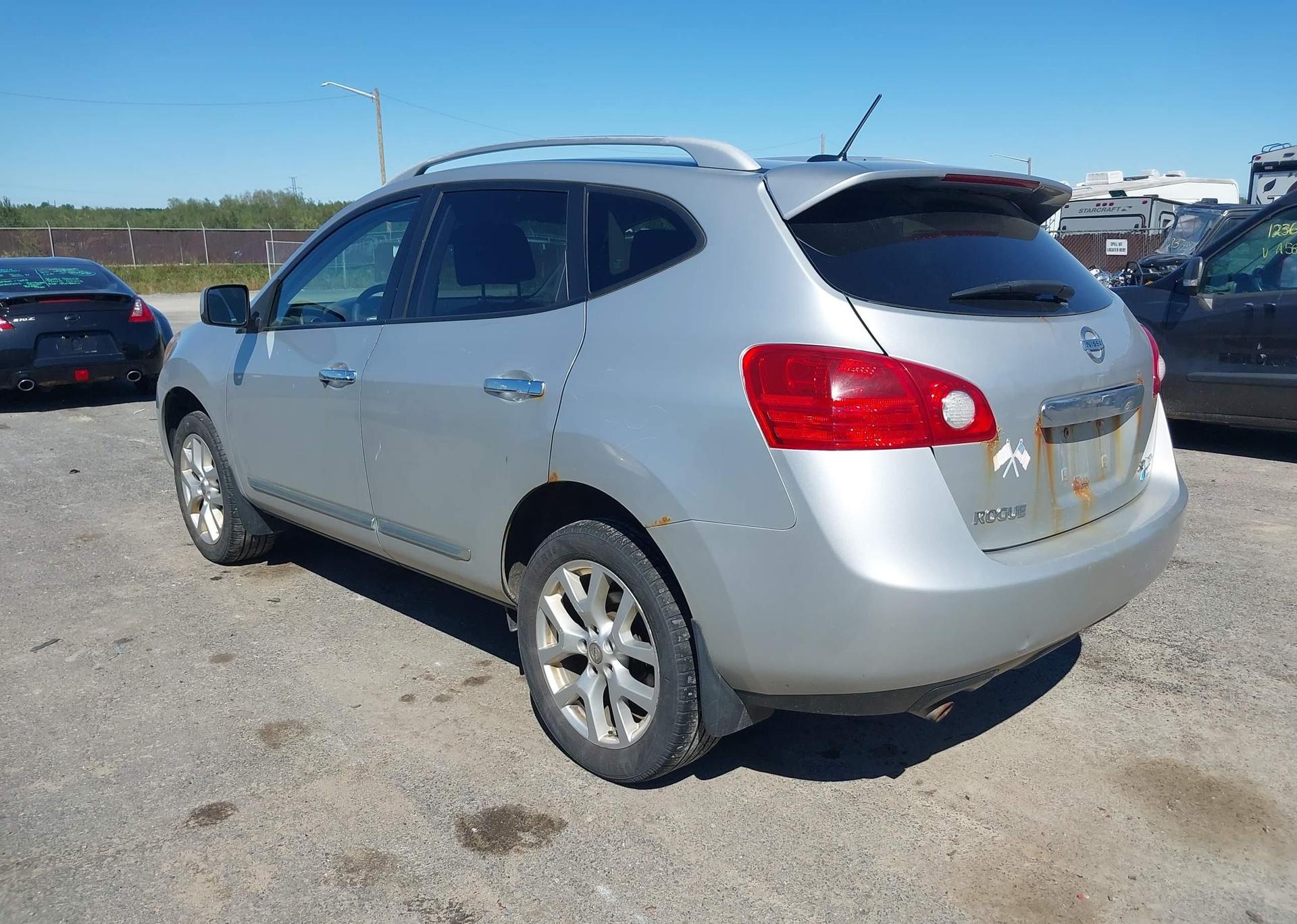 2013 NISSAN ROGUE S