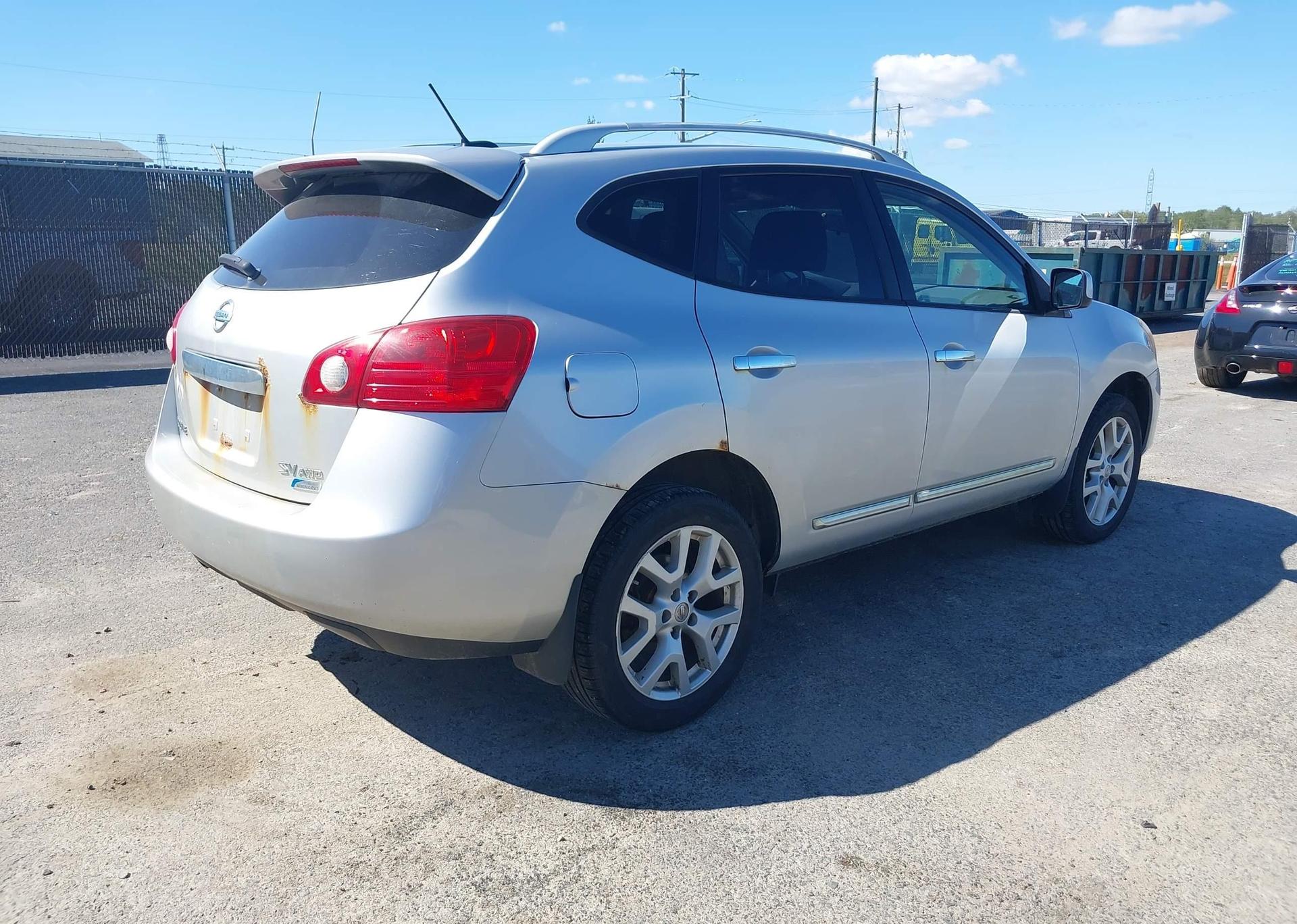 2013 NISSAN ROGUE S