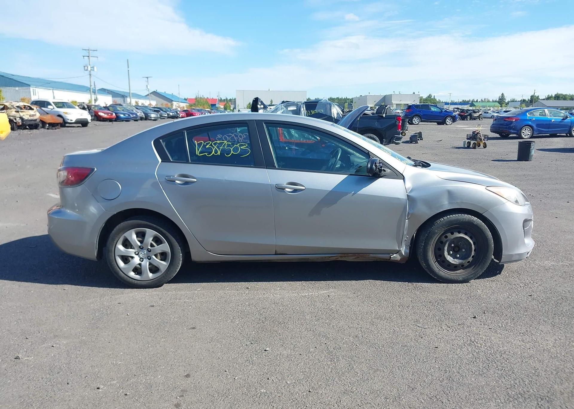 2013 MAZDA 3 I
