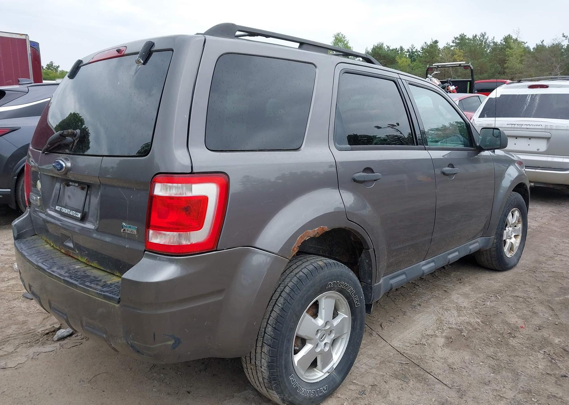 2011 FORD ESCAPE XLT
