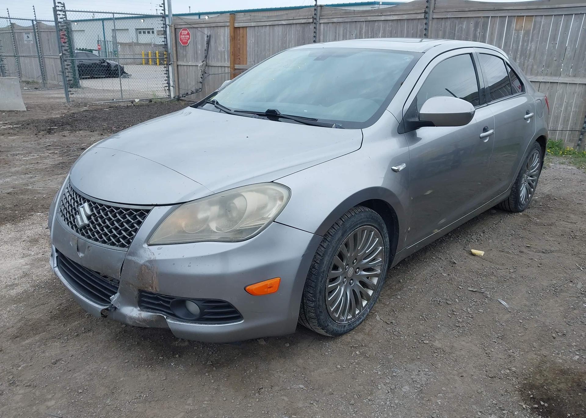 2011 SUZUKI KIZASHI S