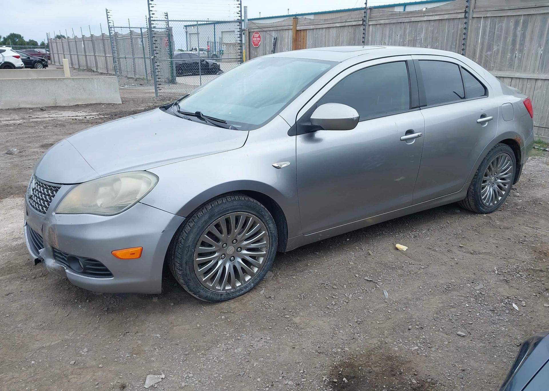 2011 SUZUKI KIZASHI S