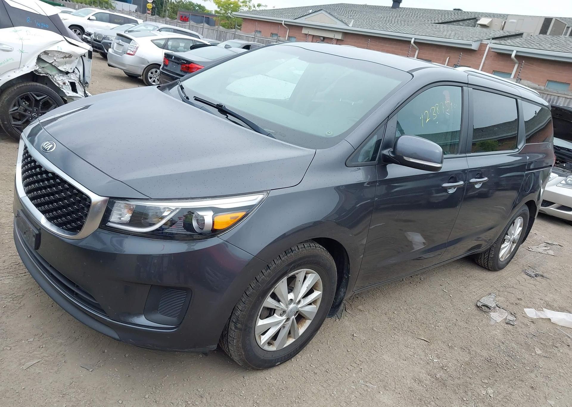 2018 KIA SEDONA LX
