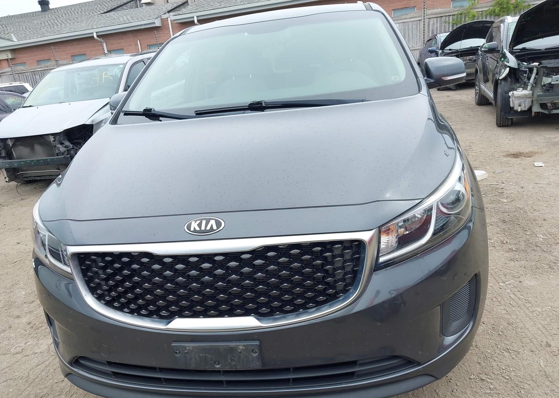 2018 KIA SEDONA LX