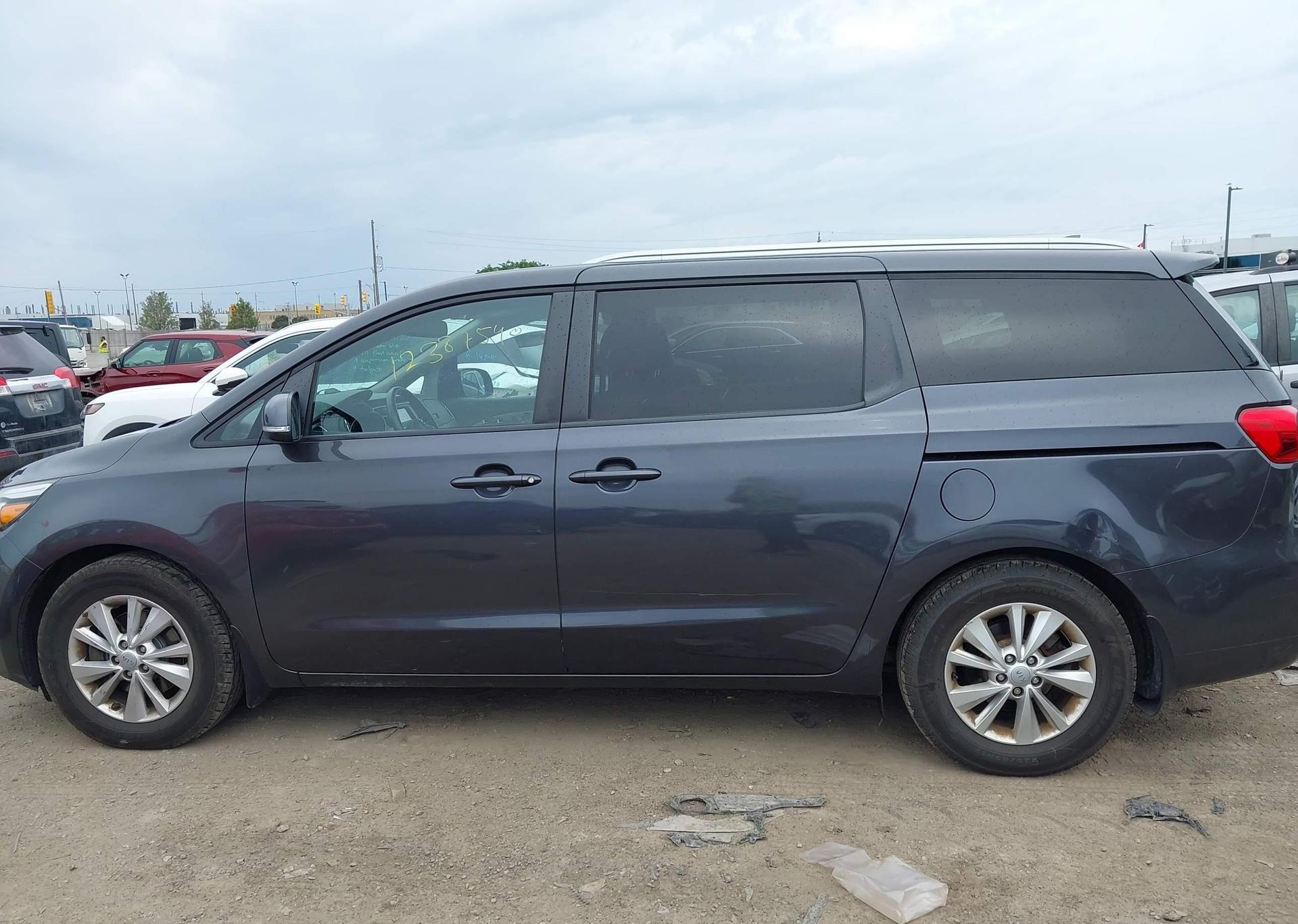 2018 KIA SEDONA LX