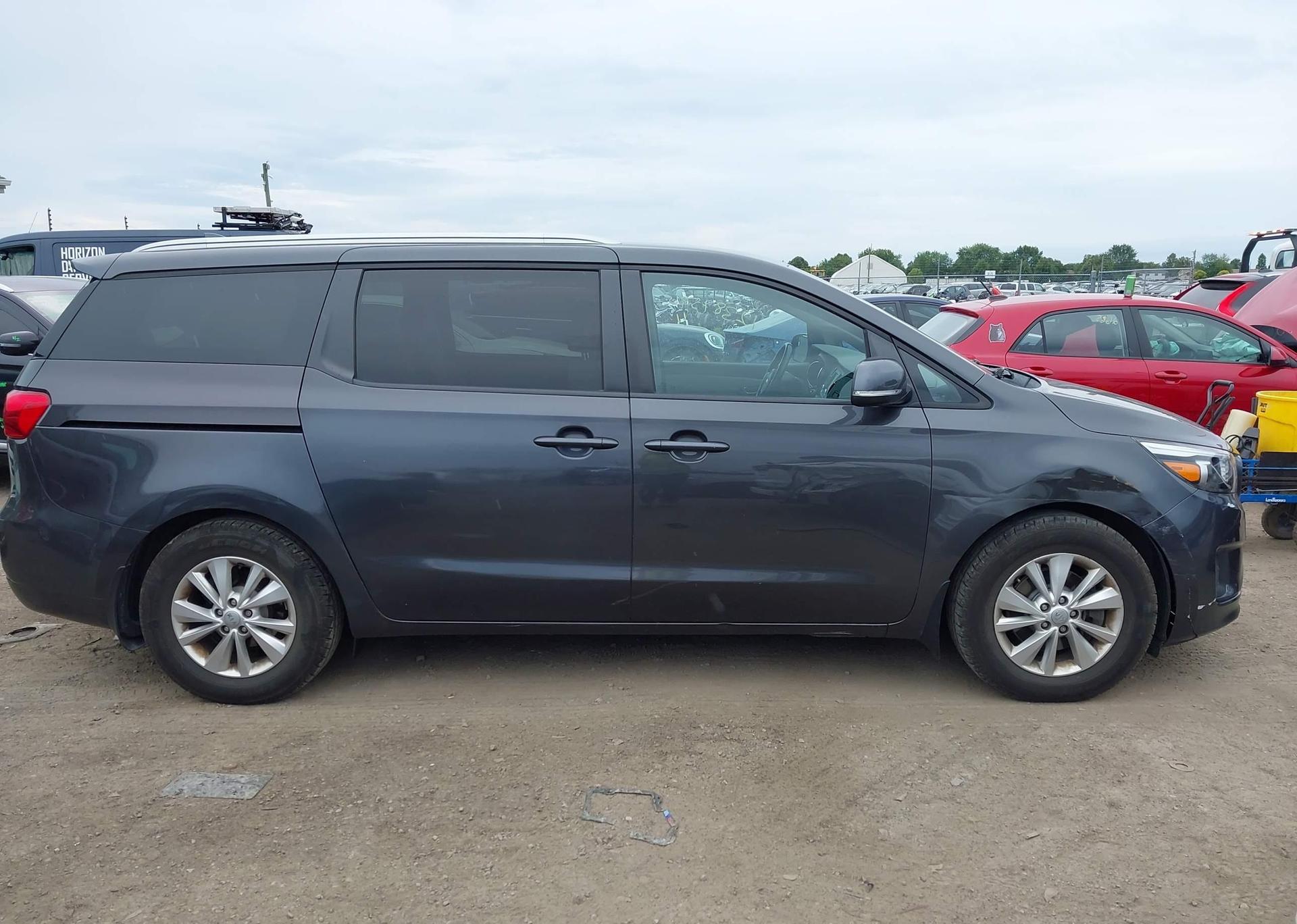 2018 KIA SEDONA LX