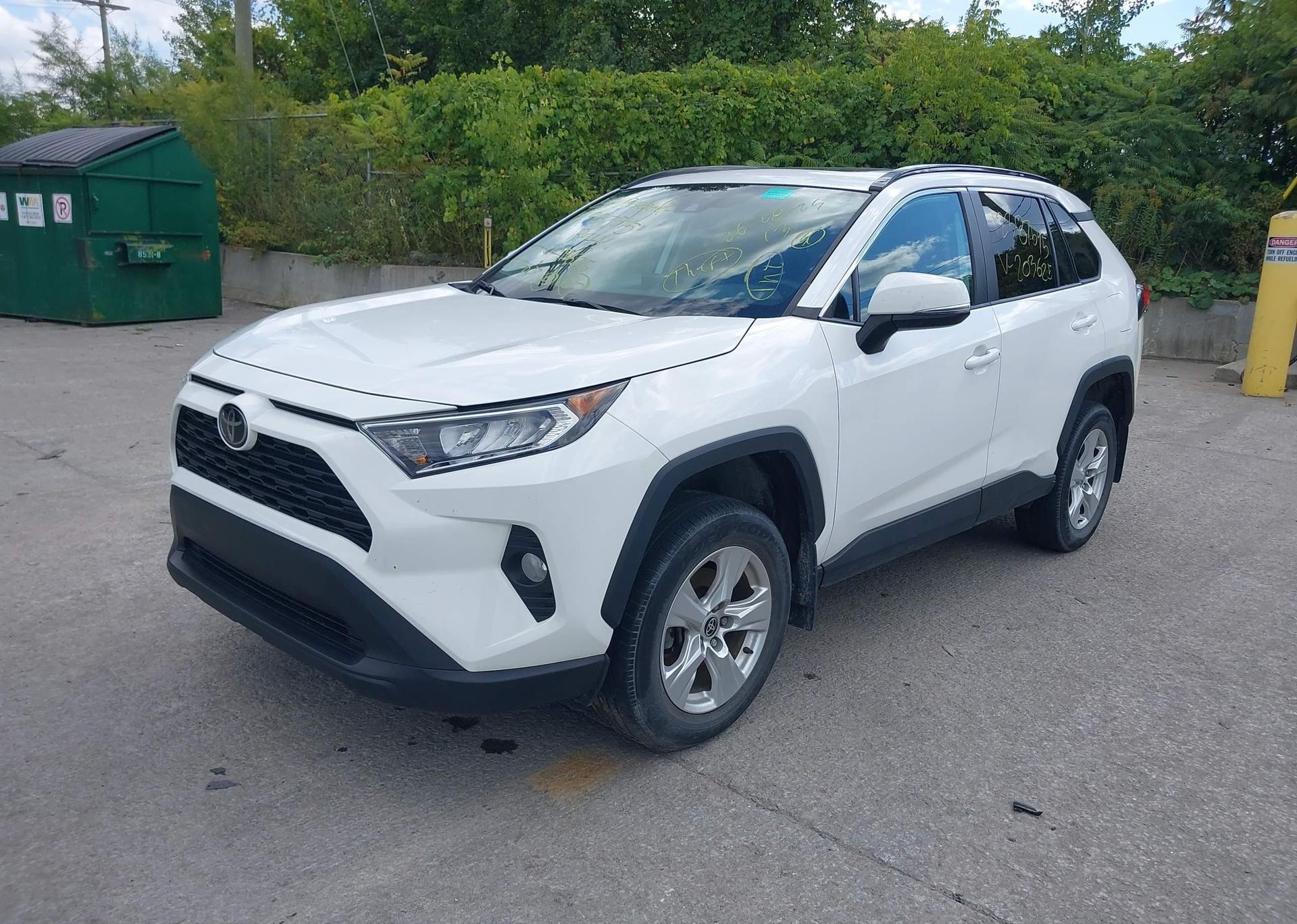 2021 TOYOTA RAV4 XLE