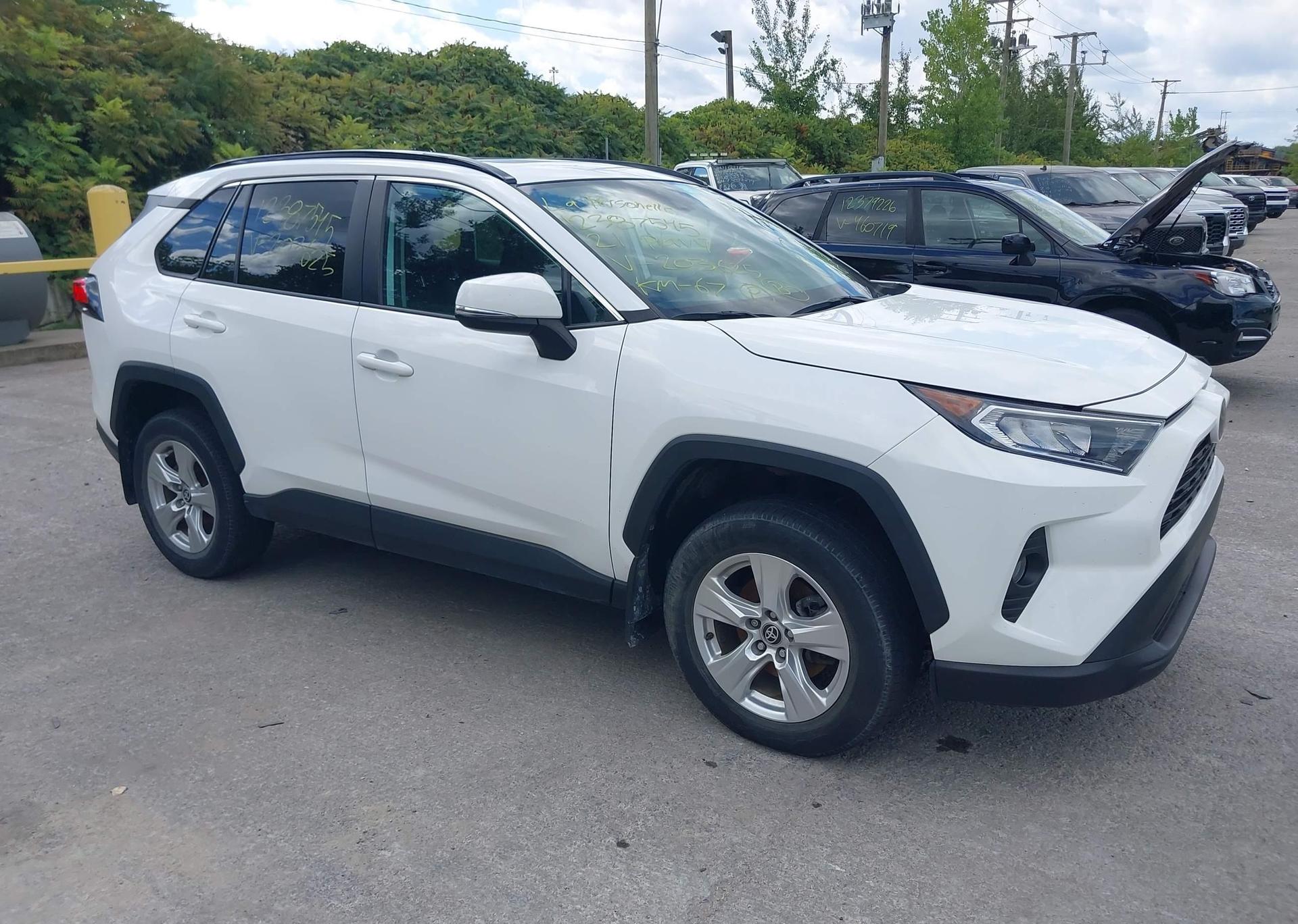 2021 TOYOTA RAV4 XLE
