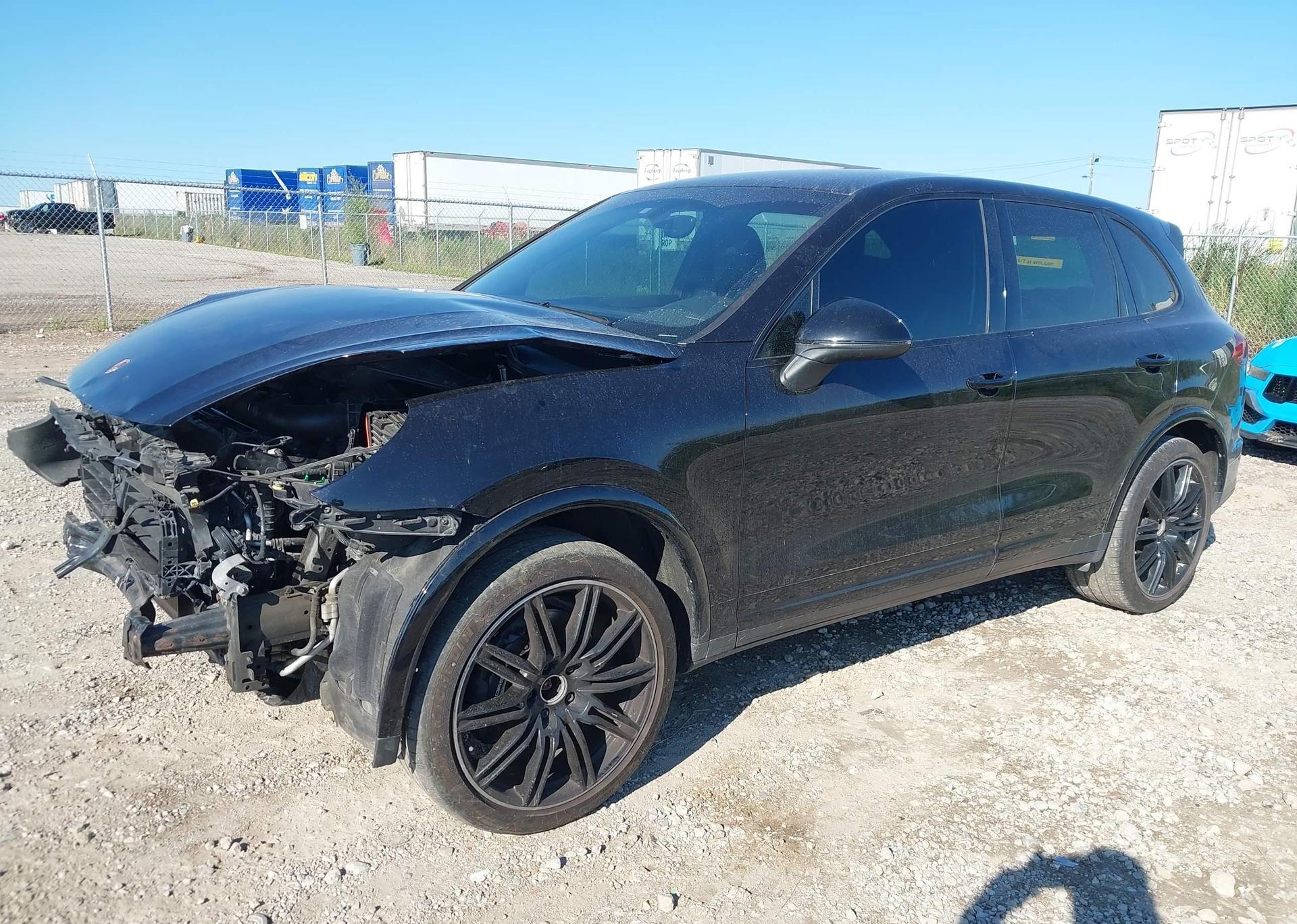 2017 PORSCHE CAYENNE