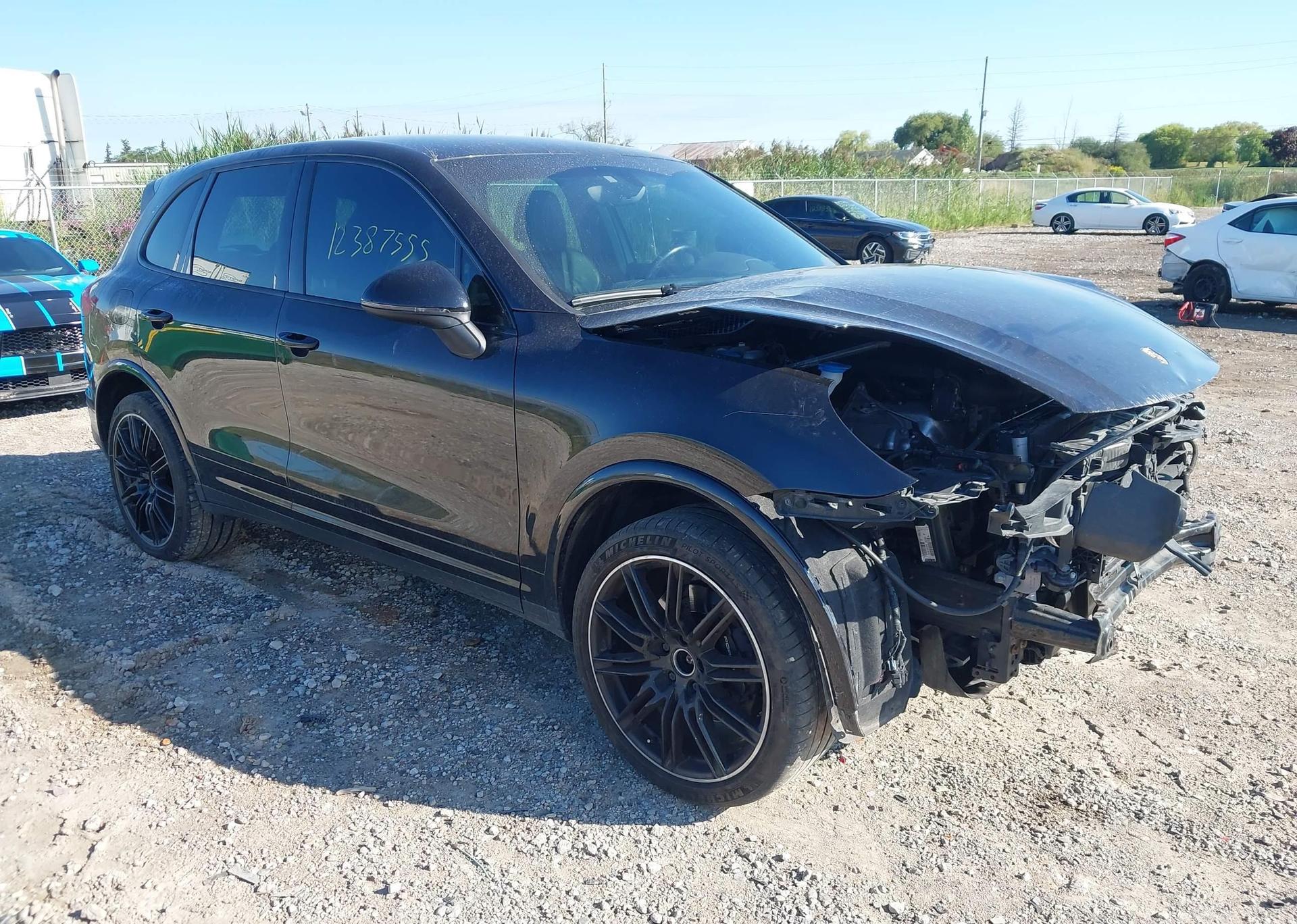 2017 PORSCHE CAYENNE