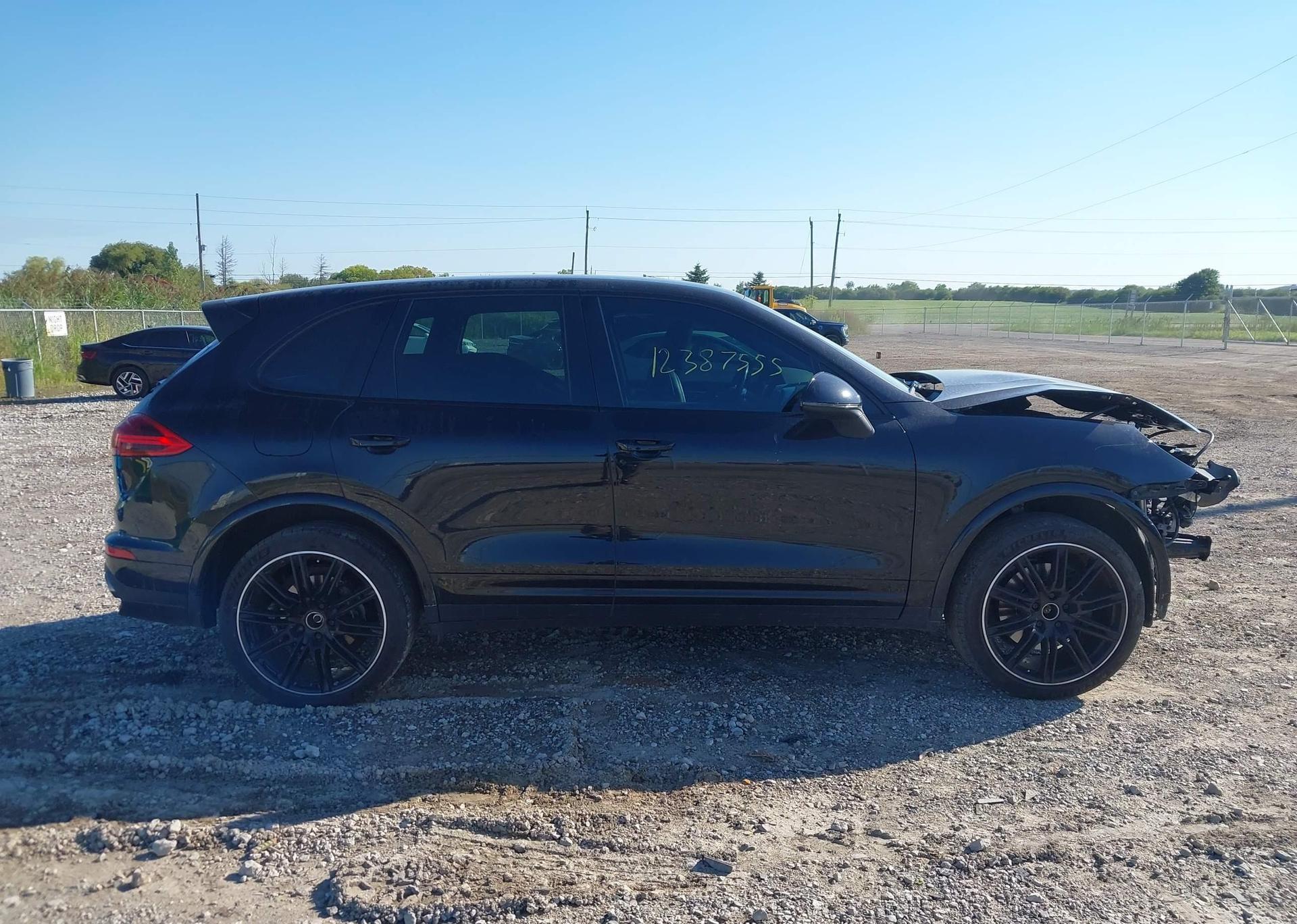 2017 PORSCHE CAYENNE