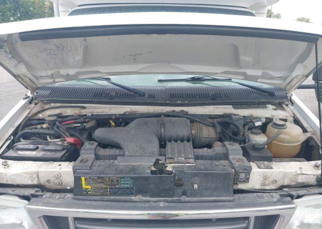 2005 FORD ECONOLINE E450 SUPER DUTY CUTWY VAN