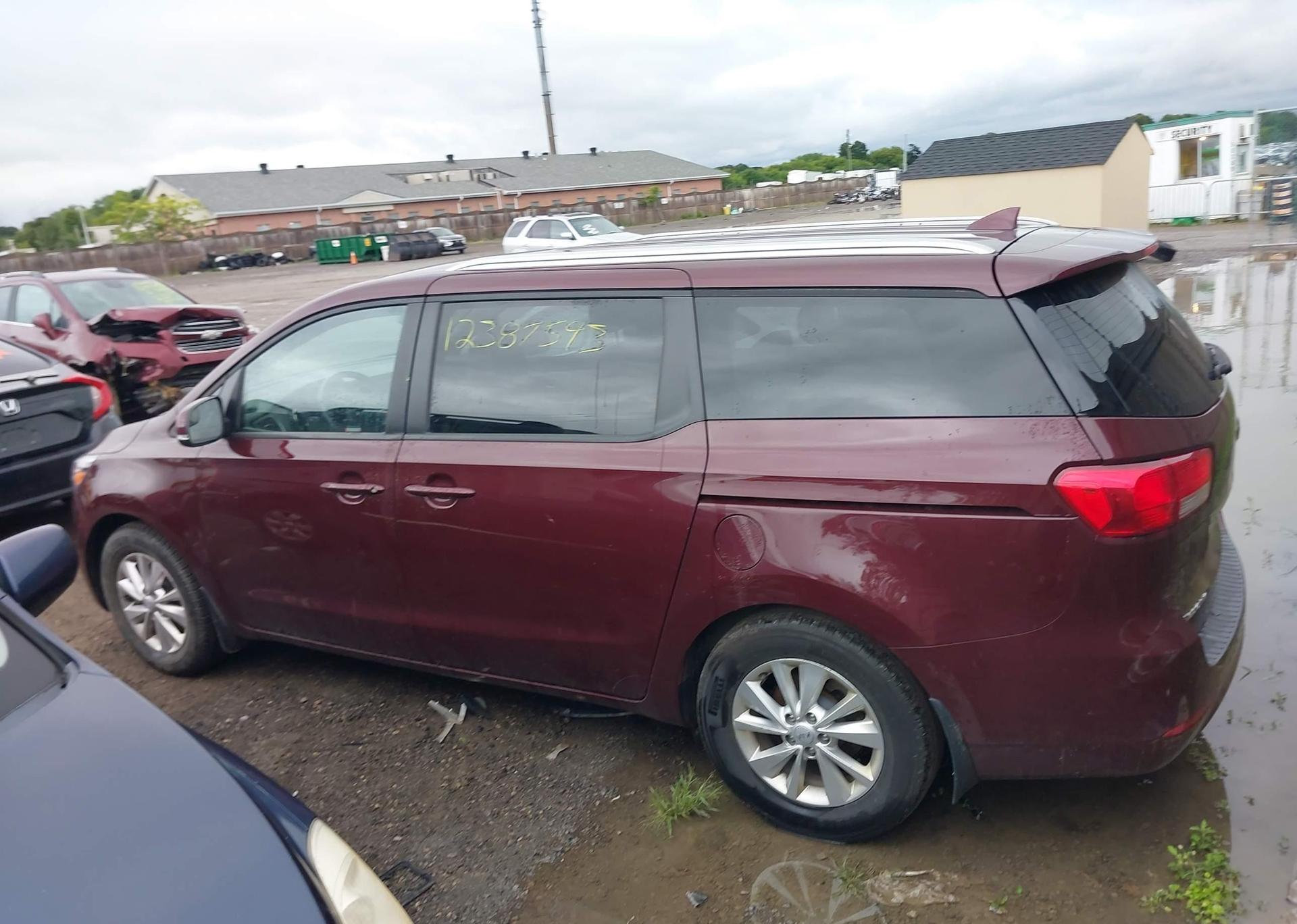 2018 KIA SEDONA LX