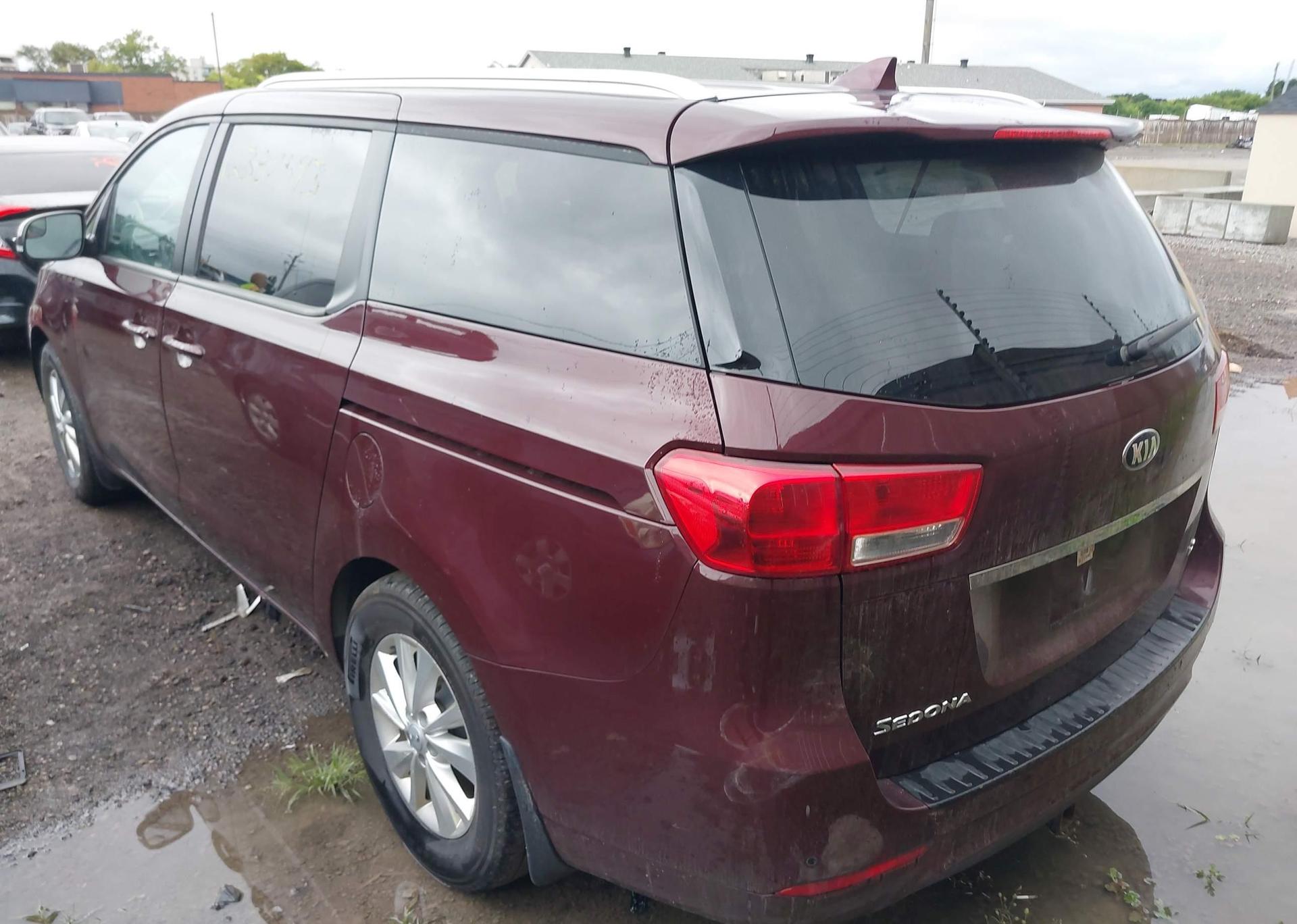 2018 KIA SEDONA LX