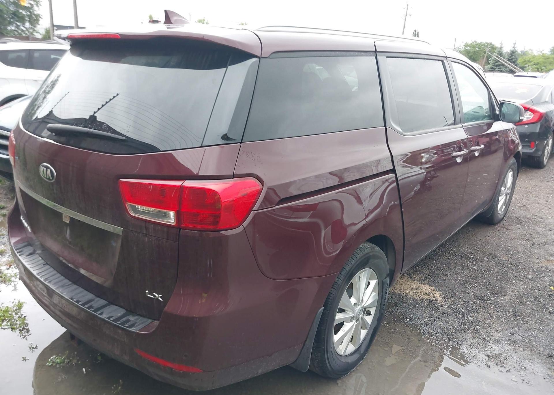 2018 KIA SEDONA LX