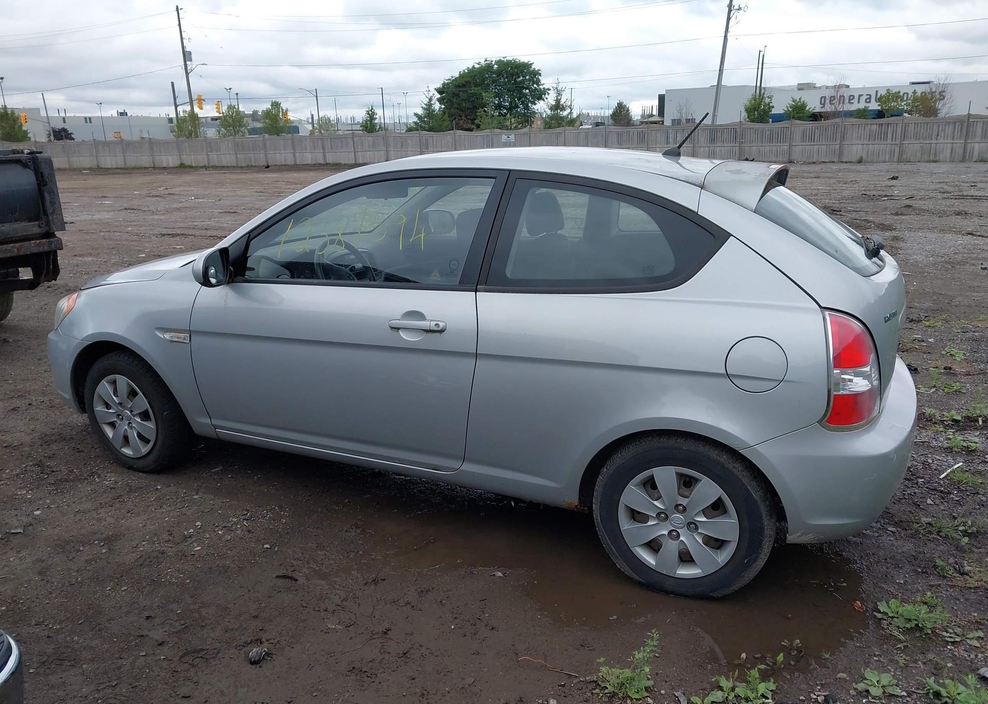 2010 HYUNDAI ACCENT SE