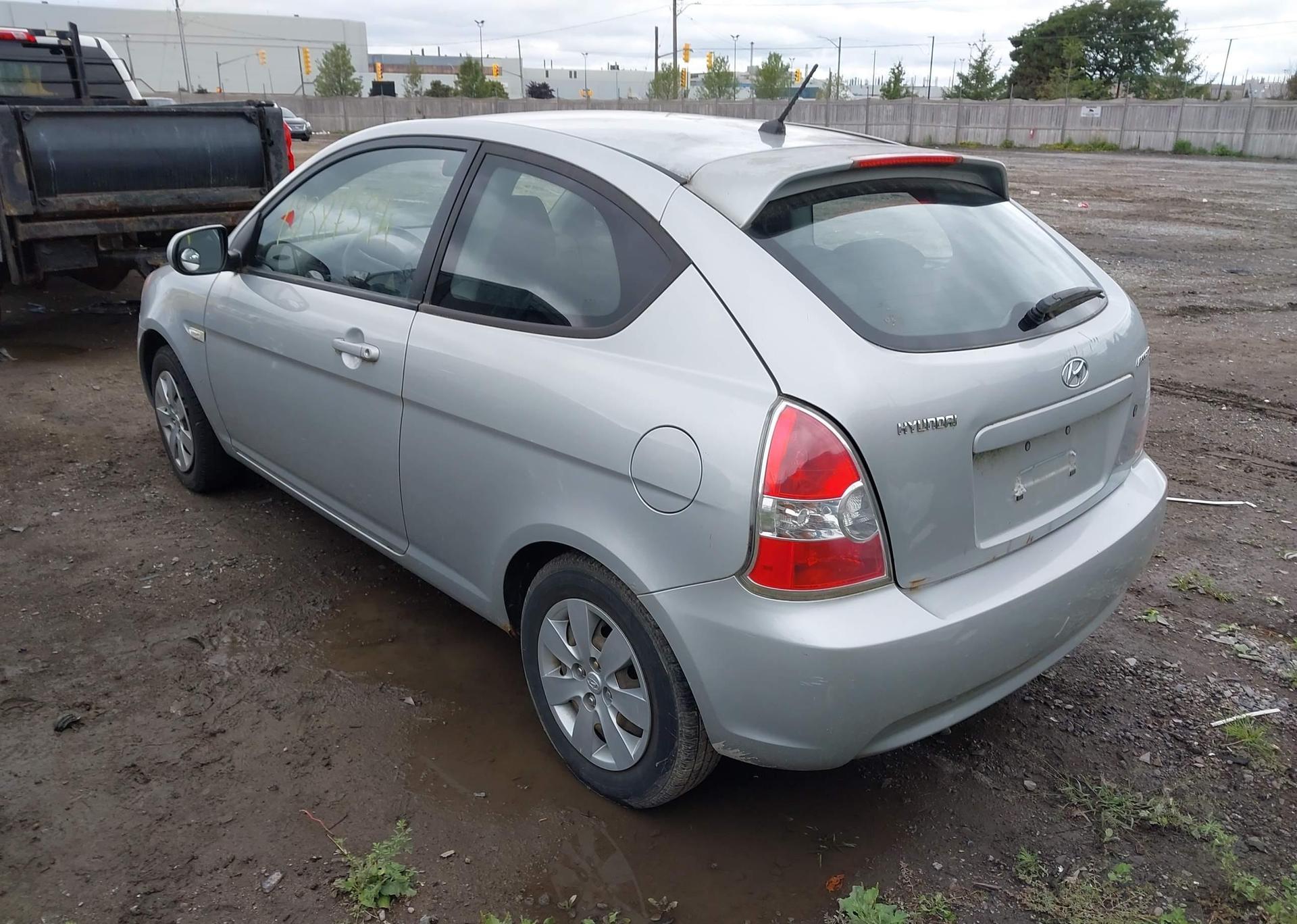 2010 HYUNDAI ACCENT SE