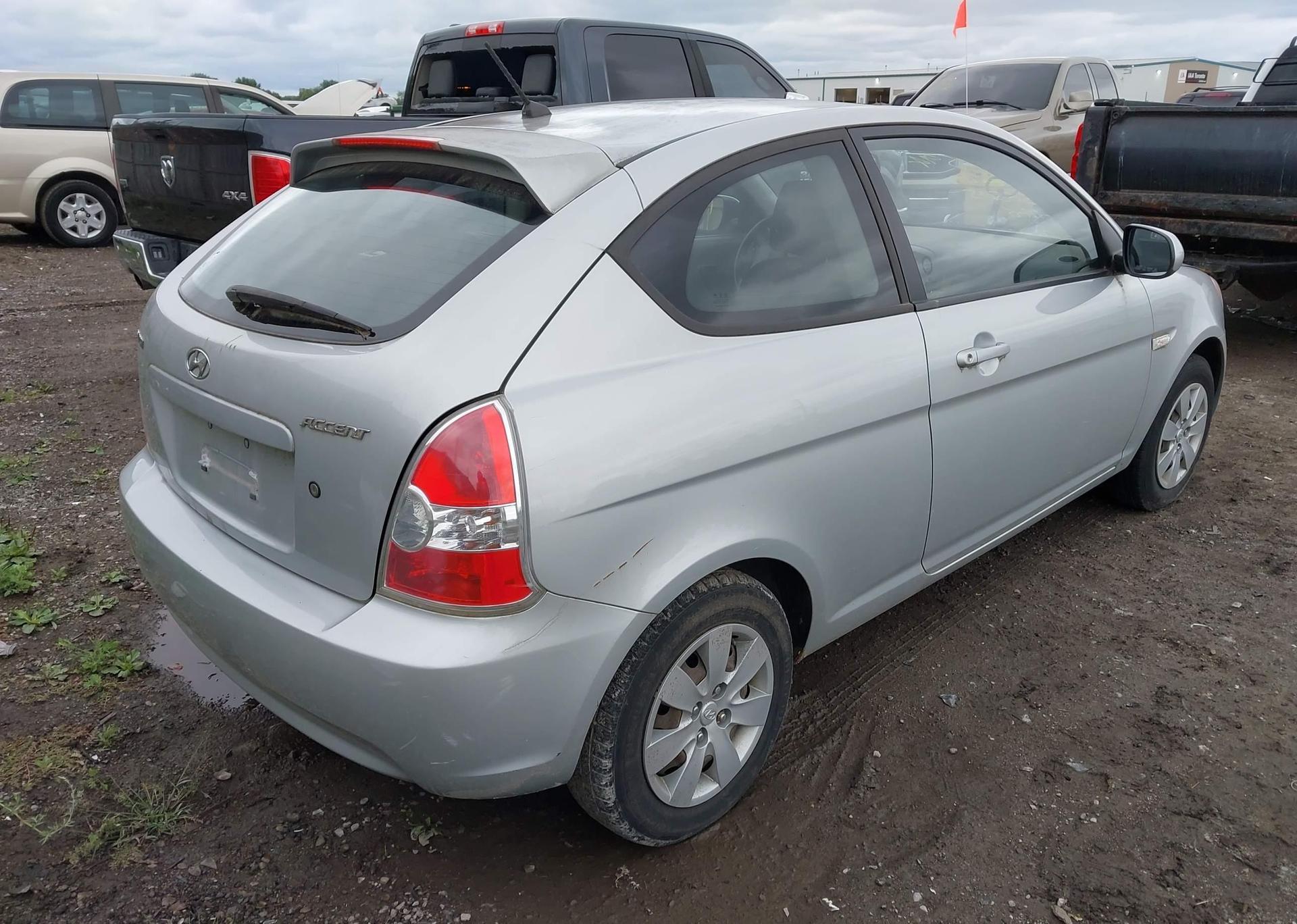 2010 HYUNDAI ACCENT SE