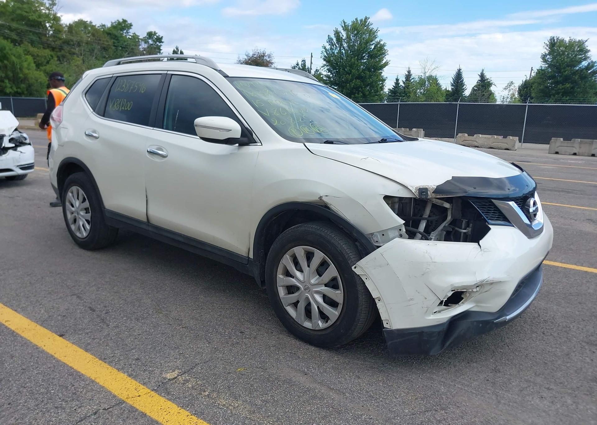 2015 NISSAN ROGUE