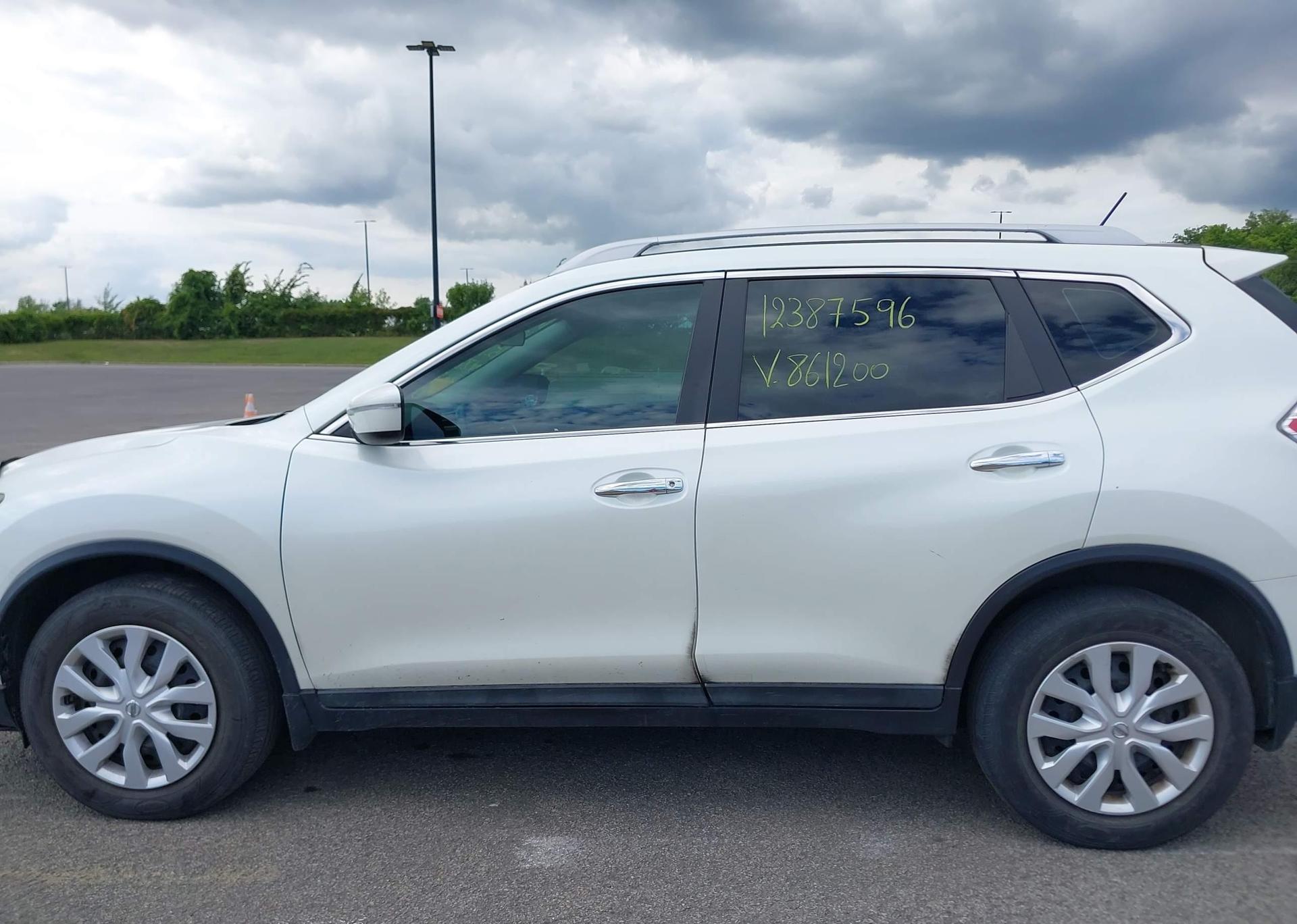 2015 NISSAN ROGUE