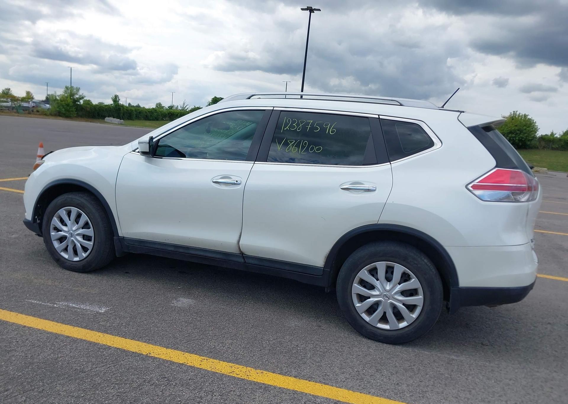 2015 NISSAN ROGUE