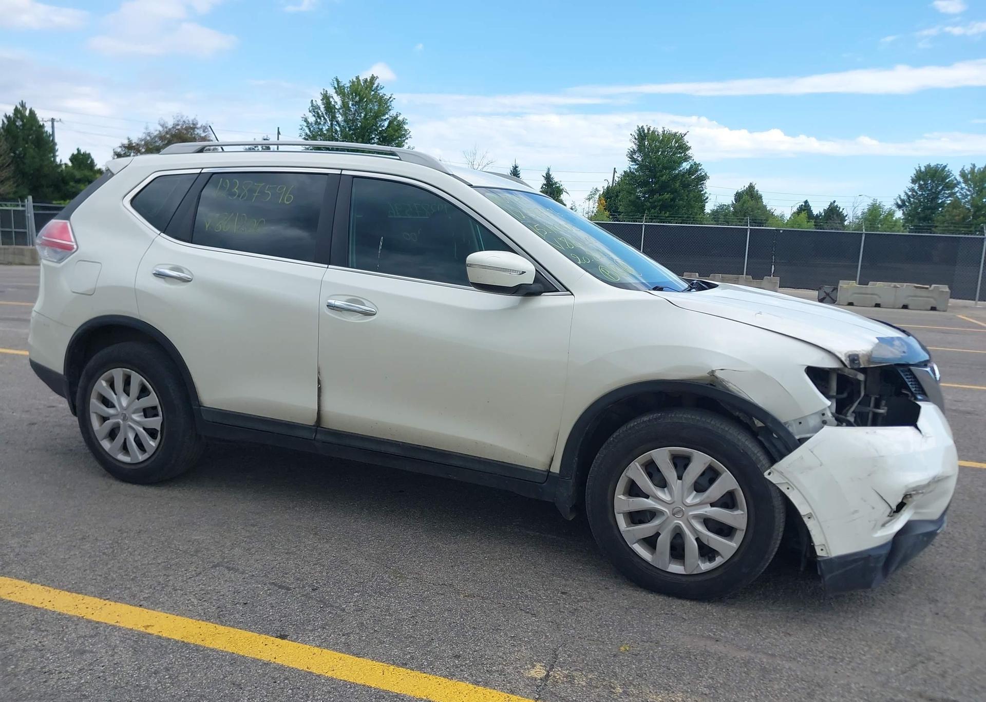 2015 NISSAN ROGUE