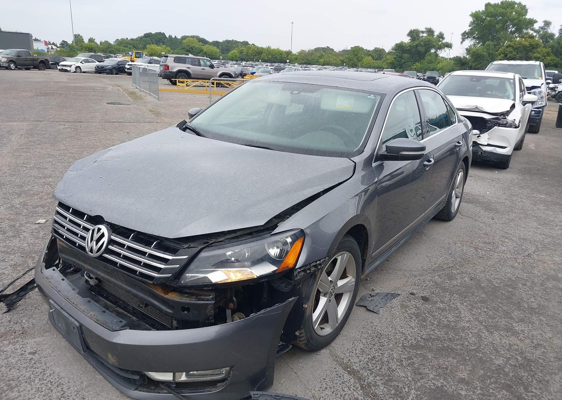 2013 VOLKSWAGEN PASSAT SE