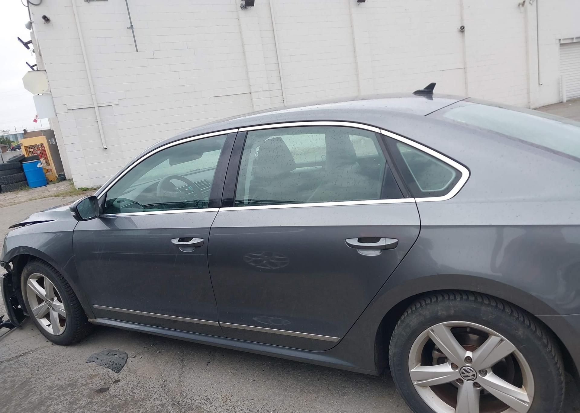 2013 VOLKSWAGEN PASSAT SE