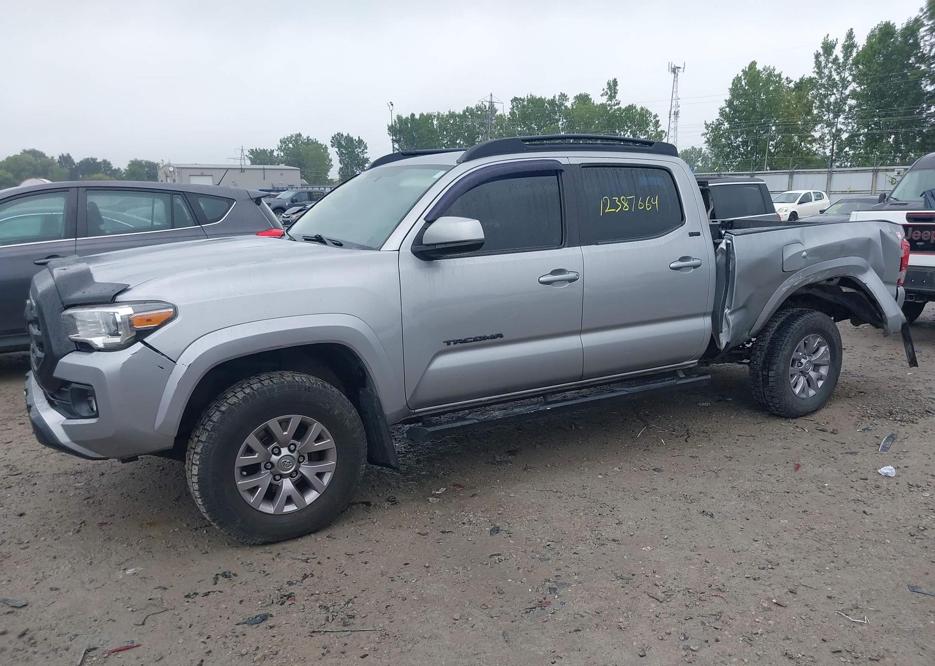 2016 TOYOTA TACOMA SR5