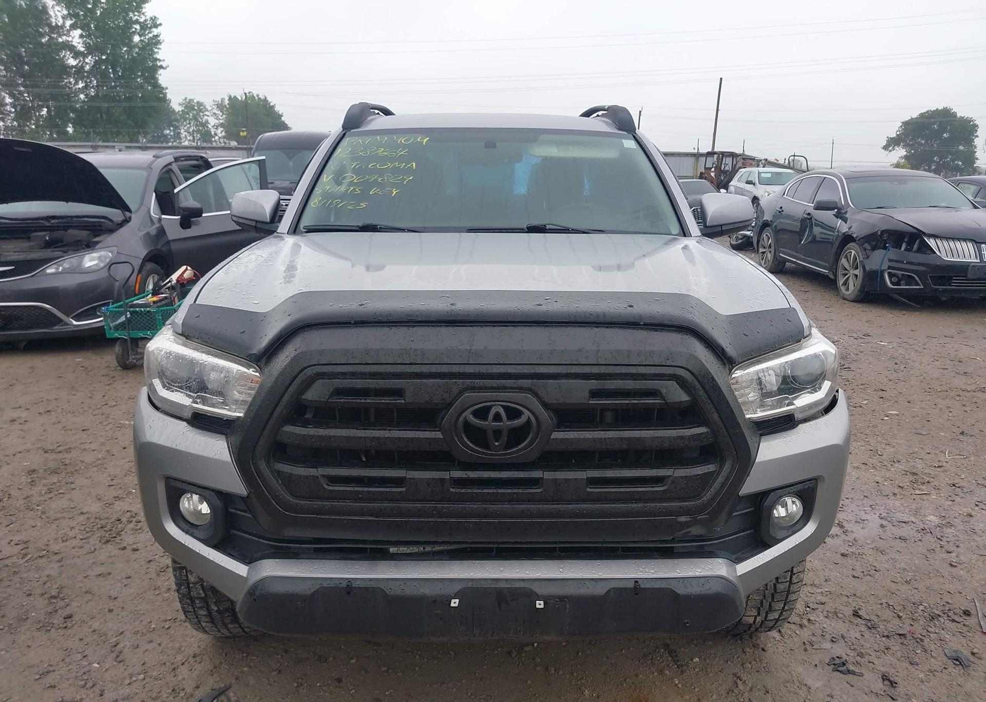 2016 TOYOTA TACOMA SR5