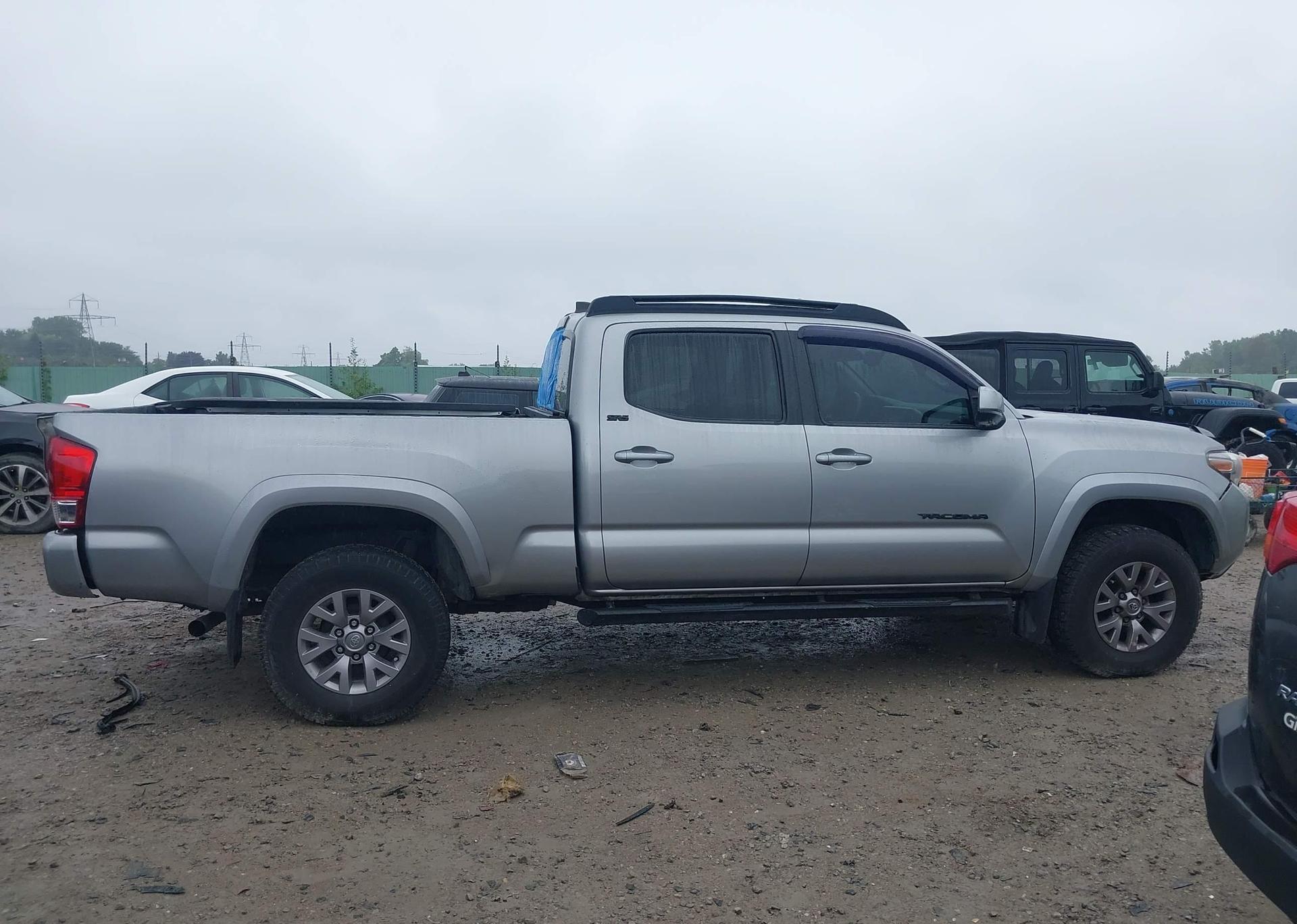 2016 TOYOTA TACOMA SR5