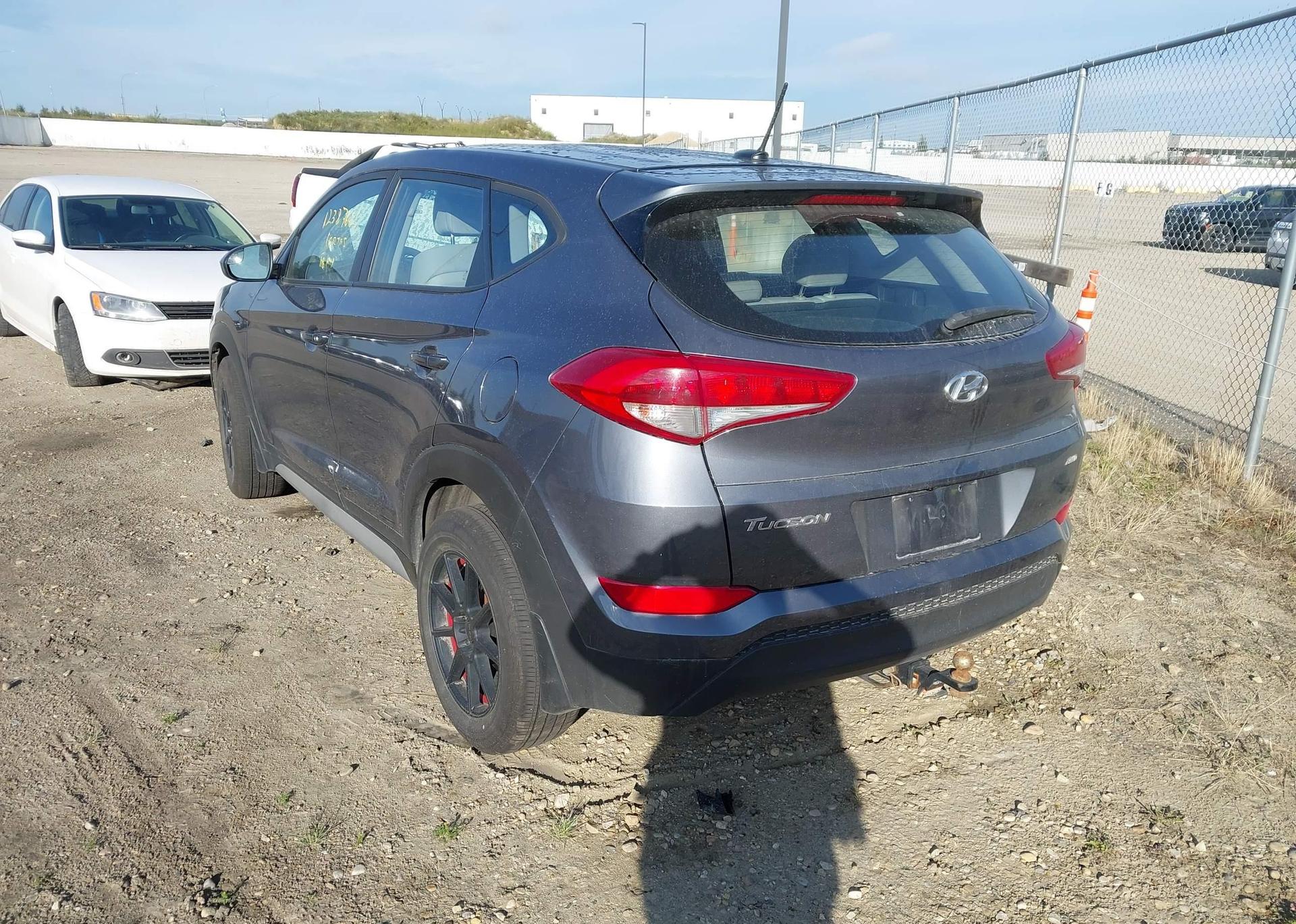 2017 HYUNDAI TUCSON SE