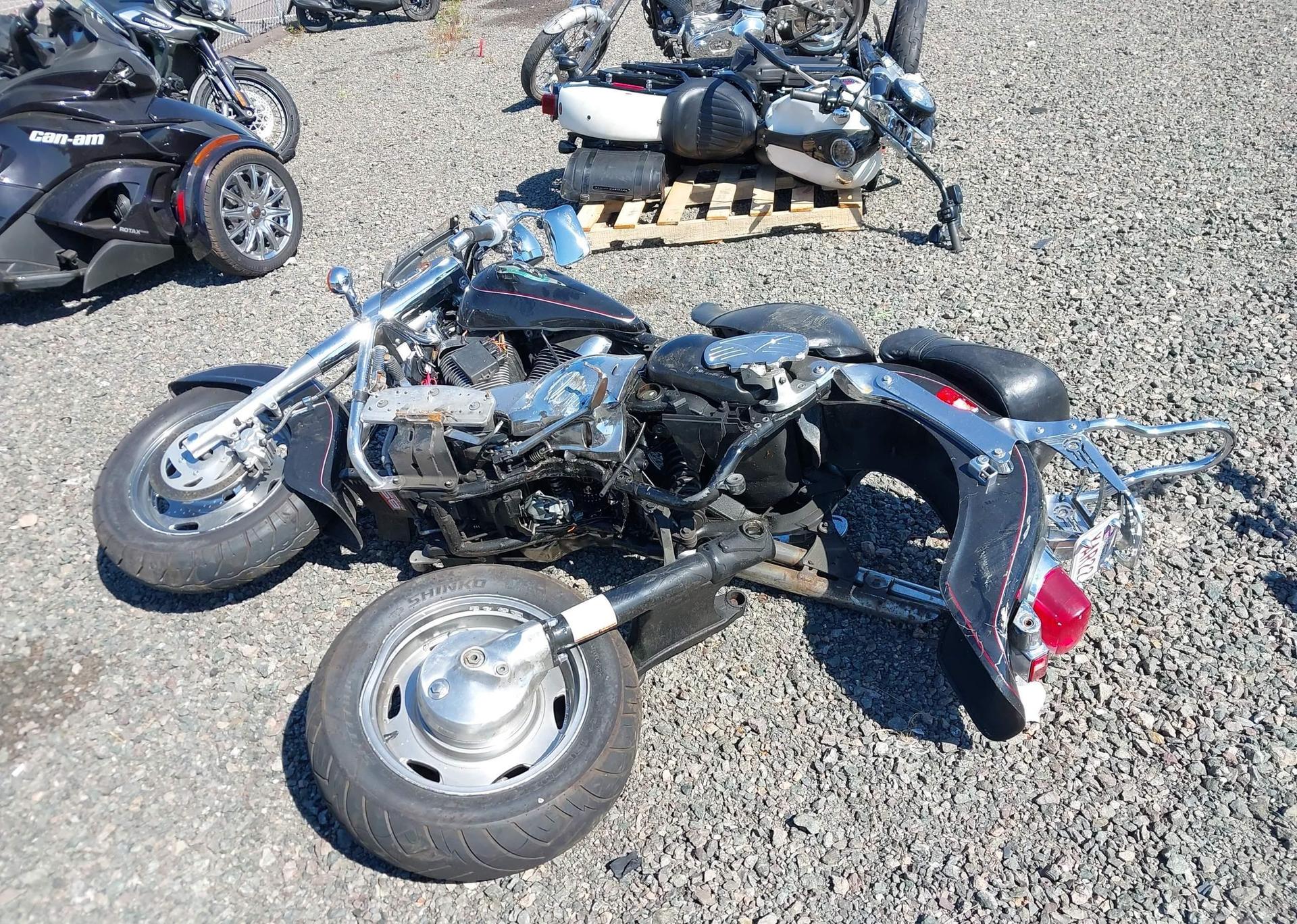 2003 SUZUKI VL1500