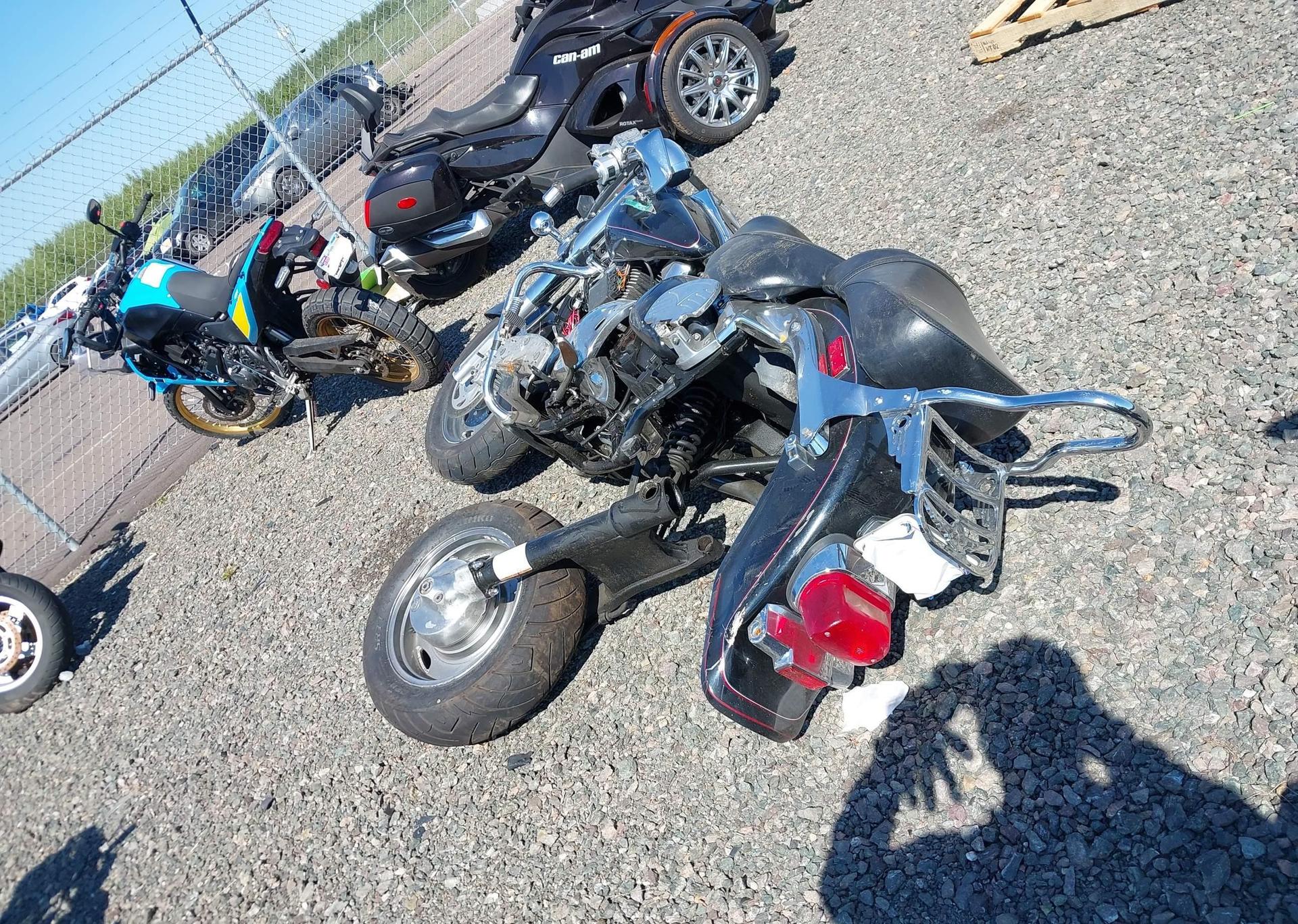 2003 SUZUKI VL1500
